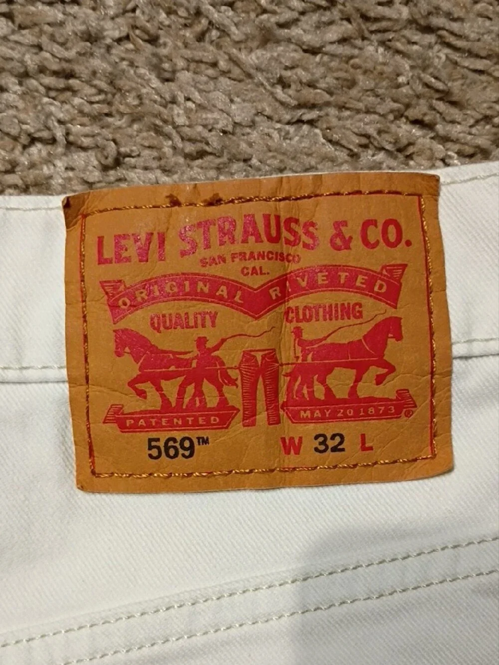Levi's White Flat-Front Men's Shorts